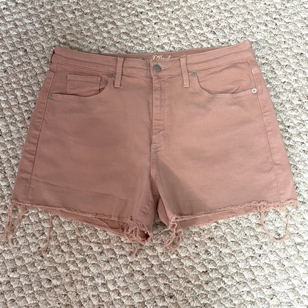 UNIVERSAL THREAD SHORTS SIZE 14